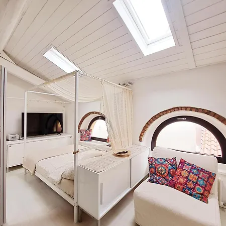 Cozy Casa Bianca Bergamo Апартаменты *