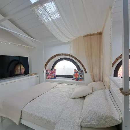 Cozy Casa Bianca Bergamo Апартаменты *